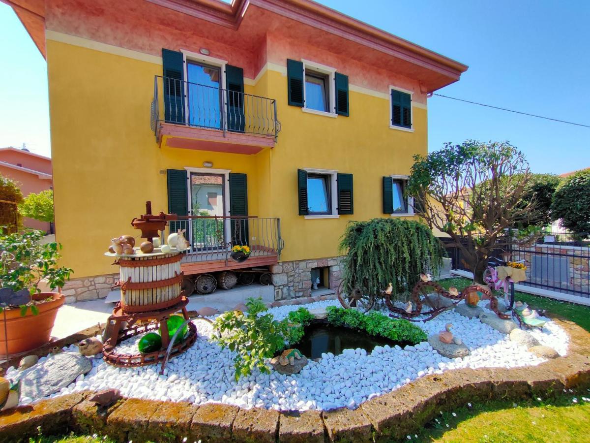 Garda Dreams Apartment Torri Del Benaco Exteriör bild