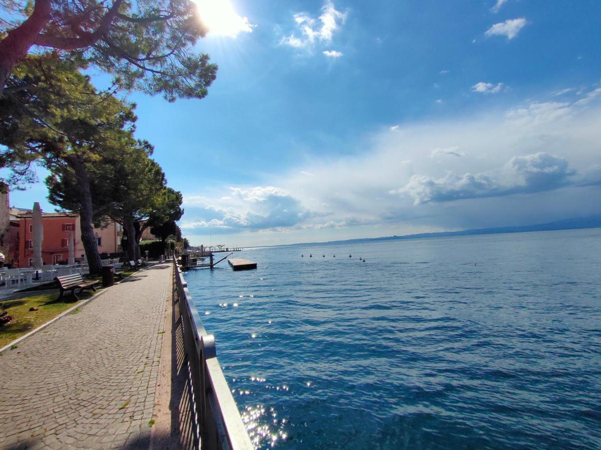 Garda Dreams Apartment Torri Del Benaco Exteriör bild