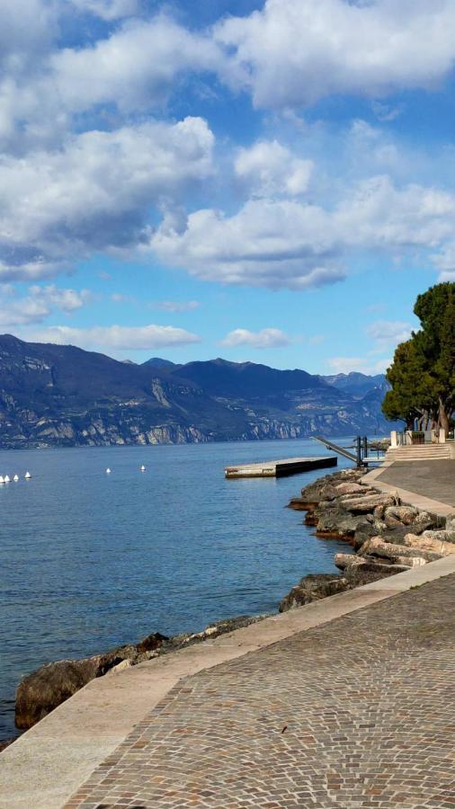 Garda Dreams Apartment Torri Del Benaco Exteriör bild