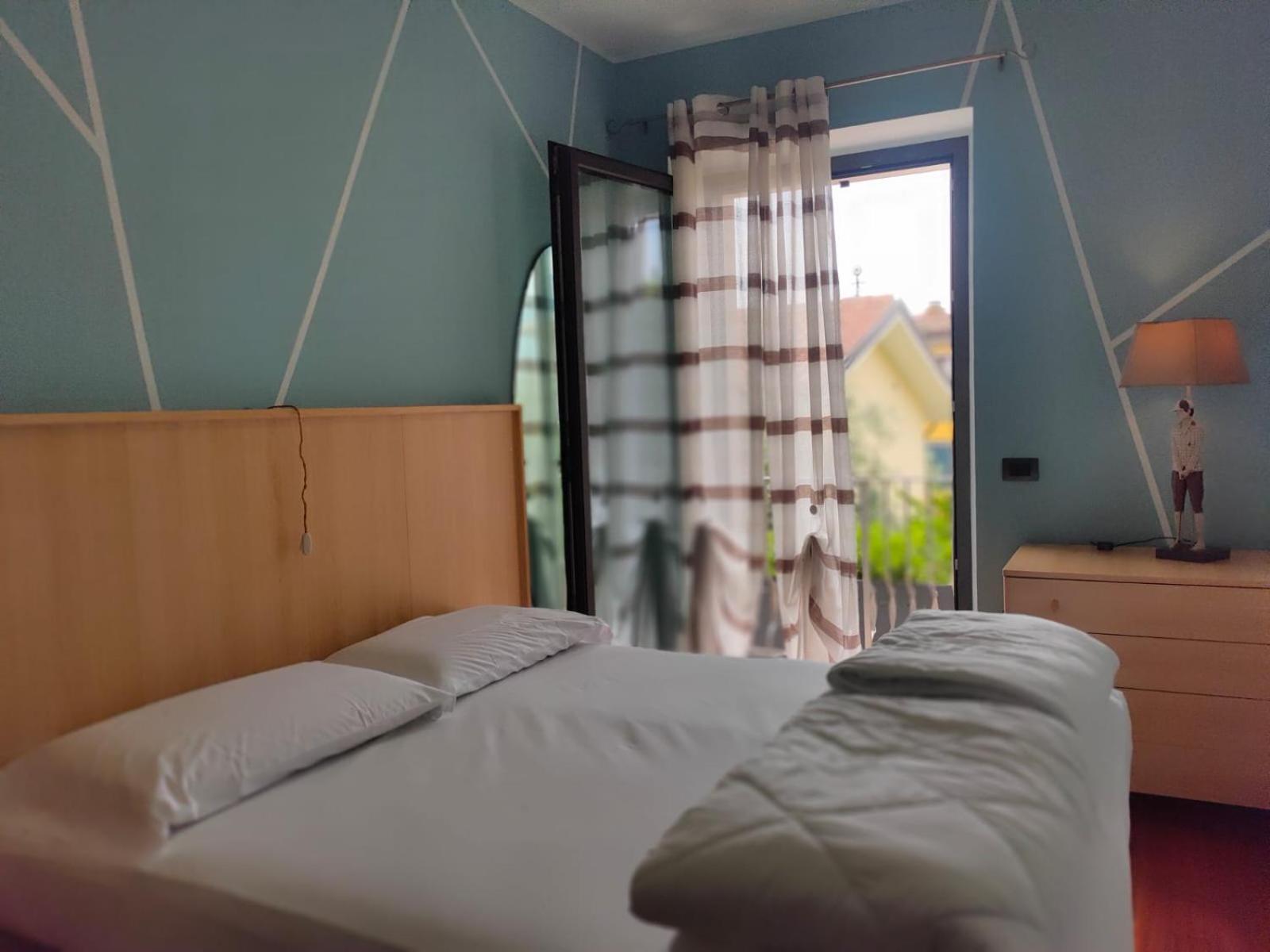Garda Dreams Apartment Torri Del Benaco Exteriör bild