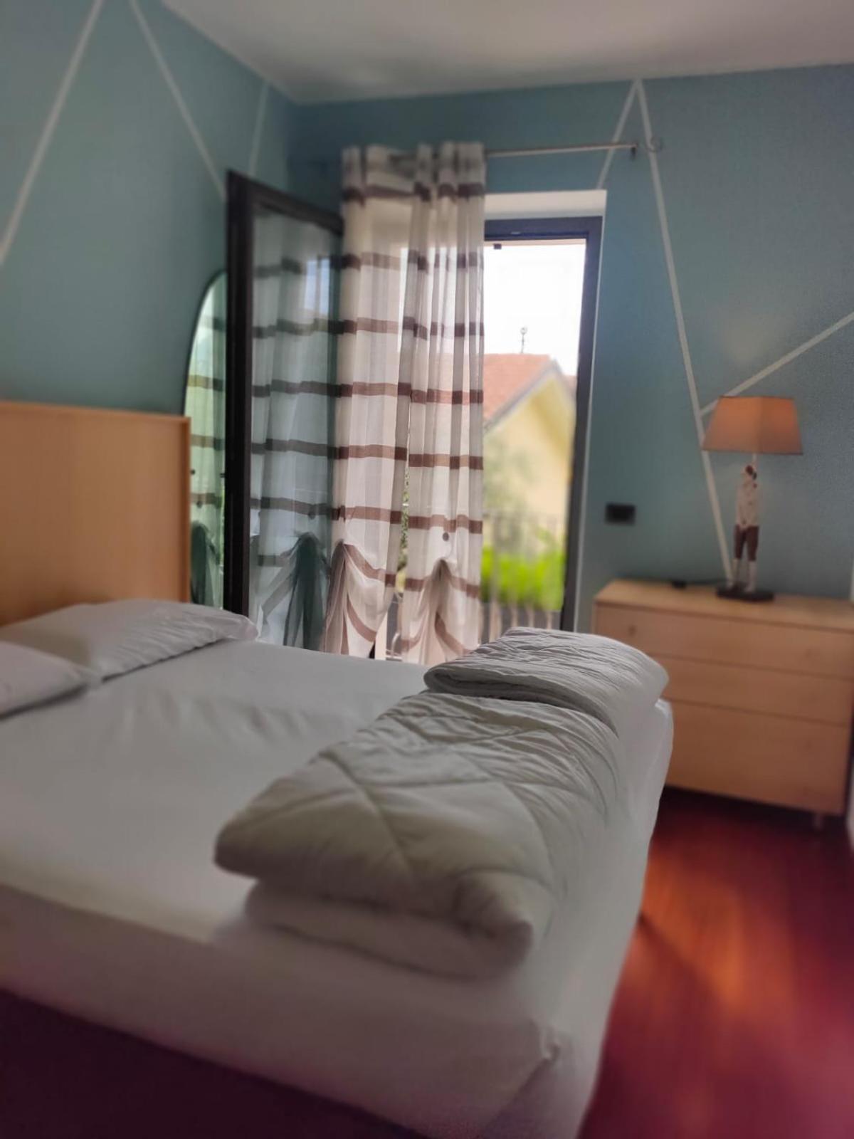 Garda Dreams Apartment Torri Del Benaco Exteriör bild