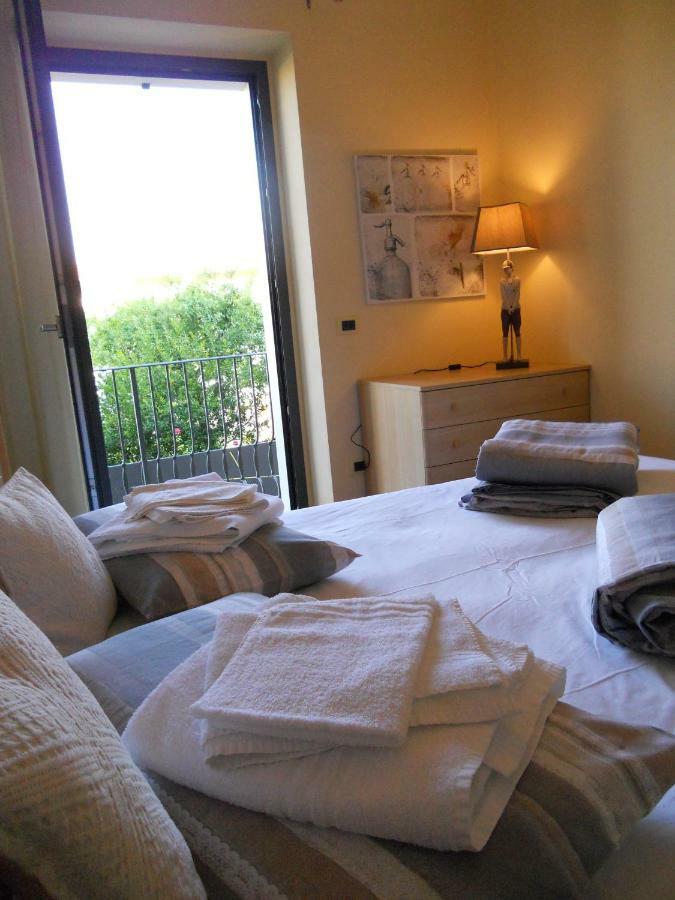 Garda Dreams Apartment Torri Del Benaco Exteriör bild